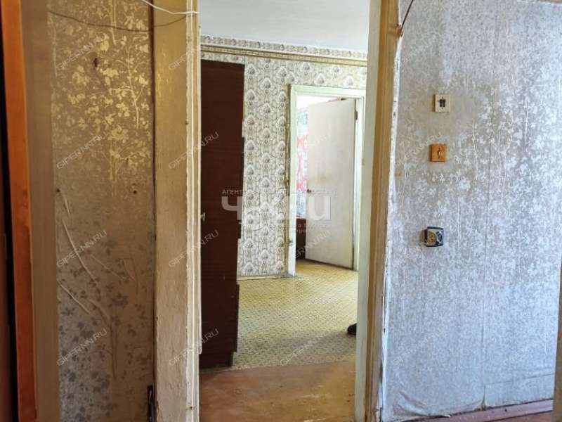 трёхкомнатная квартира в 6-м микрорайоне дом 21