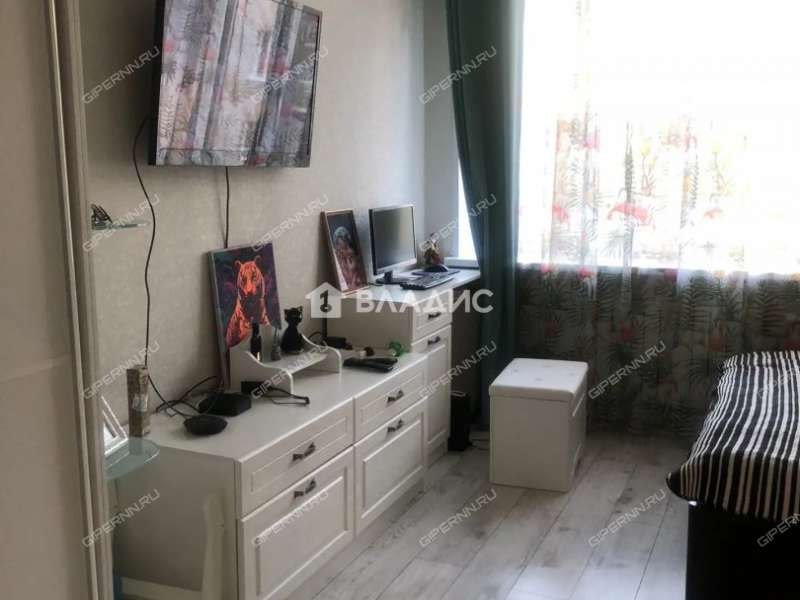 трёхкомнатная квартира на проспекте Кирова дом 8