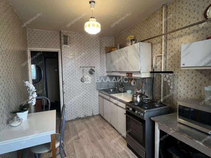 трёхкомнатная квартира на Комсомольской улице дом 35