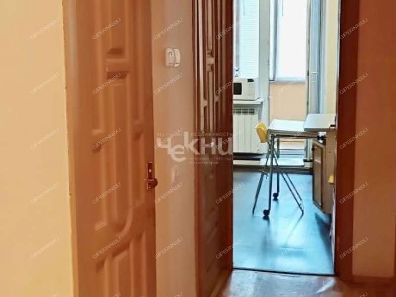 трёхкомнатная квартира на улице Островского дом 10