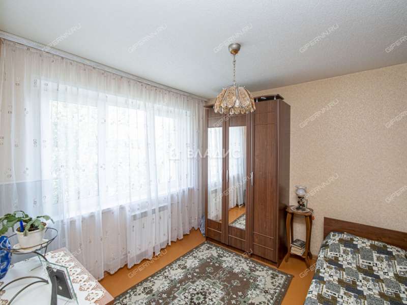 трёхкомнатная квартира на улице Островского дом 1