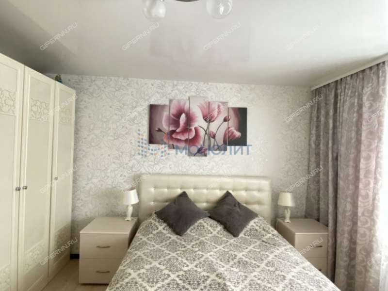 четырёхкомнатная квартира на улице Петрищева дом 10 город Дзержинск