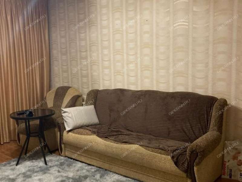 трёхкомнатная квартира на Союзном проспекте дом 18