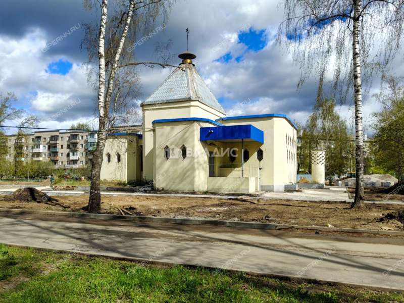 здание под офис, торговую площадь на улице Баранова