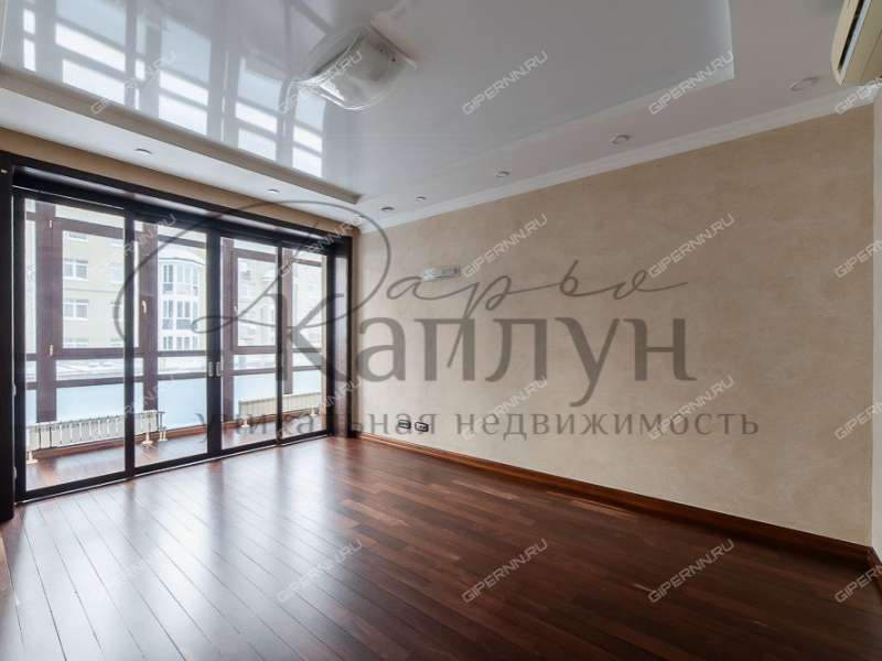 четырёхкомнатная квартира на Славянской улице дом 23