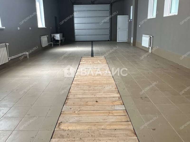 здание под офис, торговую площадь на улице Вождей Революции