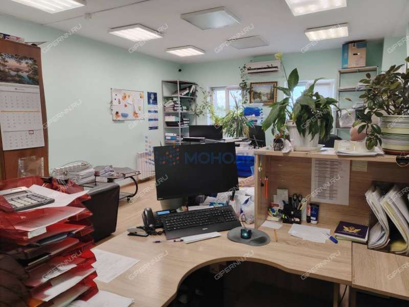 здание под офис, торговую площадь на улице Щербакова