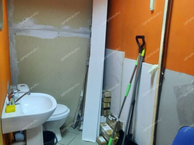 помещение под офис, торговую площадь на проспекте Ленина