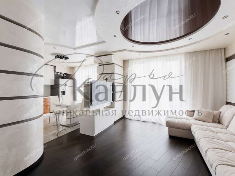 трёхкомнатная квартира на улице Родионова дом 192, к3