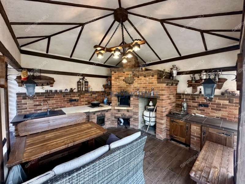 дом в слободе Верхнепечёрская