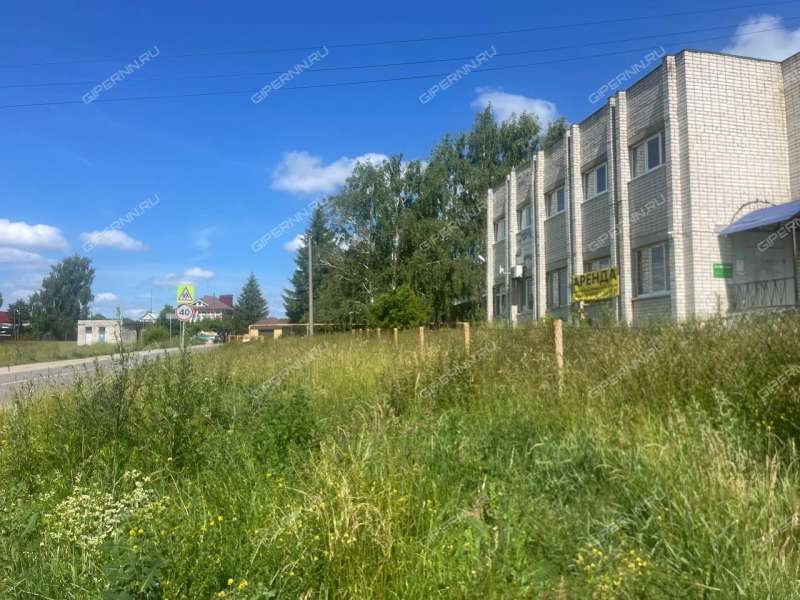 помещение под помещение свободного назначения, торговую площадь на Садовой улице село Работки