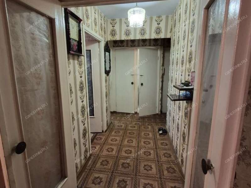 четырёхкомнатная квартира на улице Героя Шнитникова дом 12