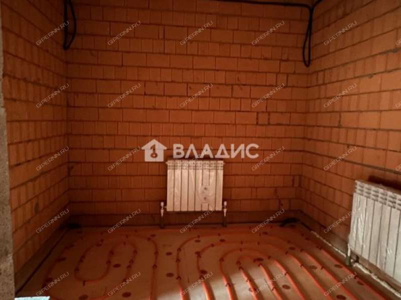 дом на Озёрной улице посёлок Ляхово