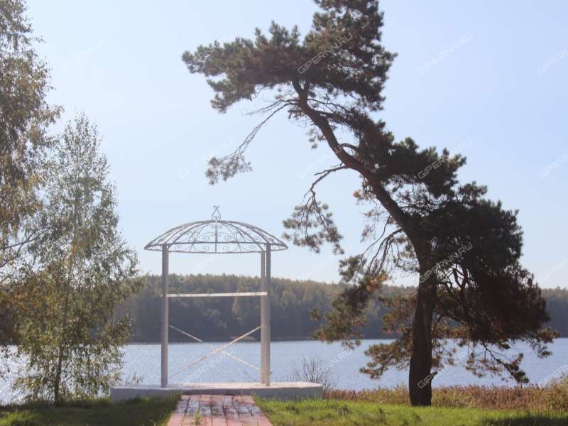 имущественный комплекс под недвижимость под гостиничный бизнес на  деревня Хмелевка