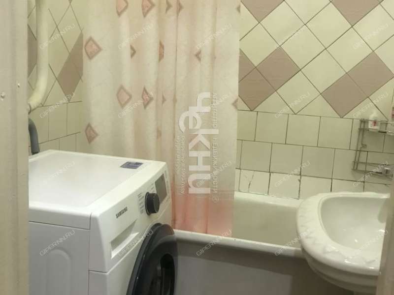 трёхкомнатная квартира на улице Верхнепечёрская дом 4 к1