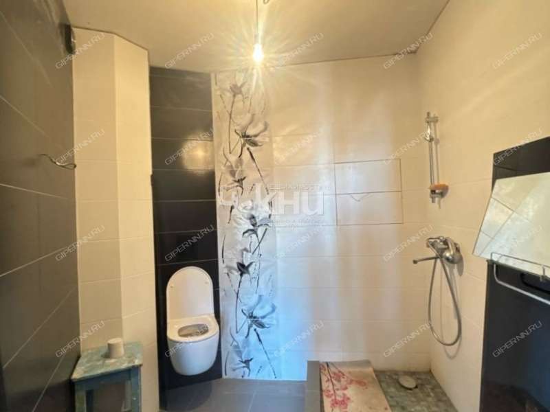 пятикомнатная квартира на улице Композитора Касьянова дом 1