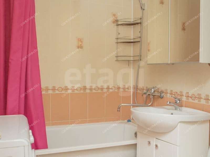 однокомнатная квартира на улице Сурикова дом 10