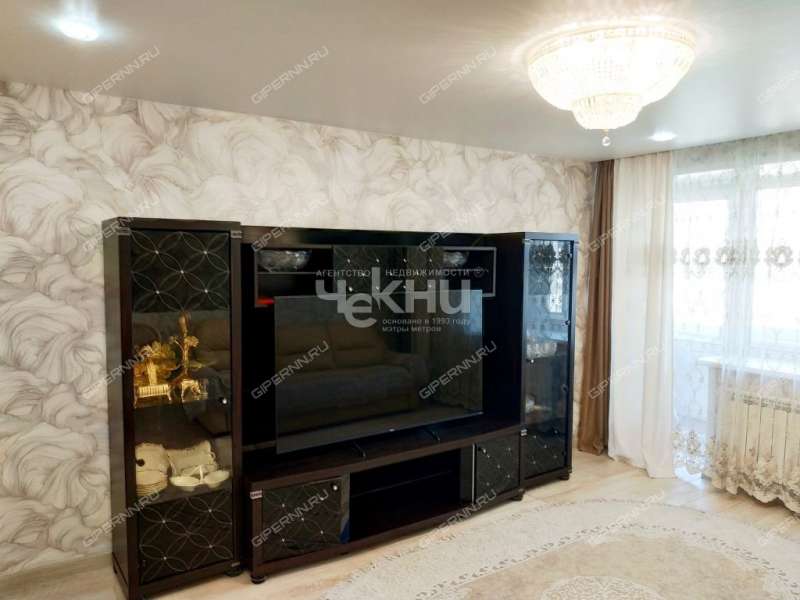 трёхкомнатная квартира на улице Октябрьской Революции дом 40