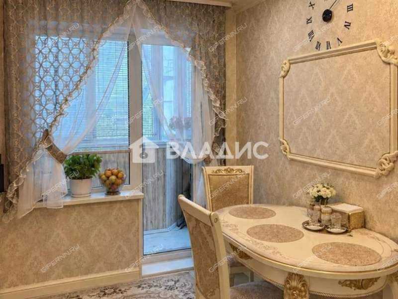трёхкомнатная квартира на улице Движенцев дом 1