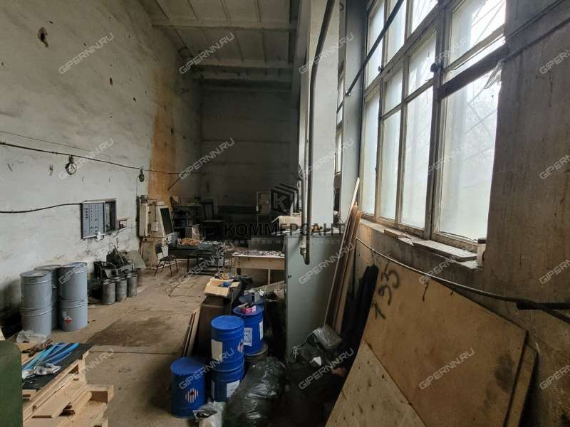 здание под офис, торговую площадь на улице Героя Шапошникова