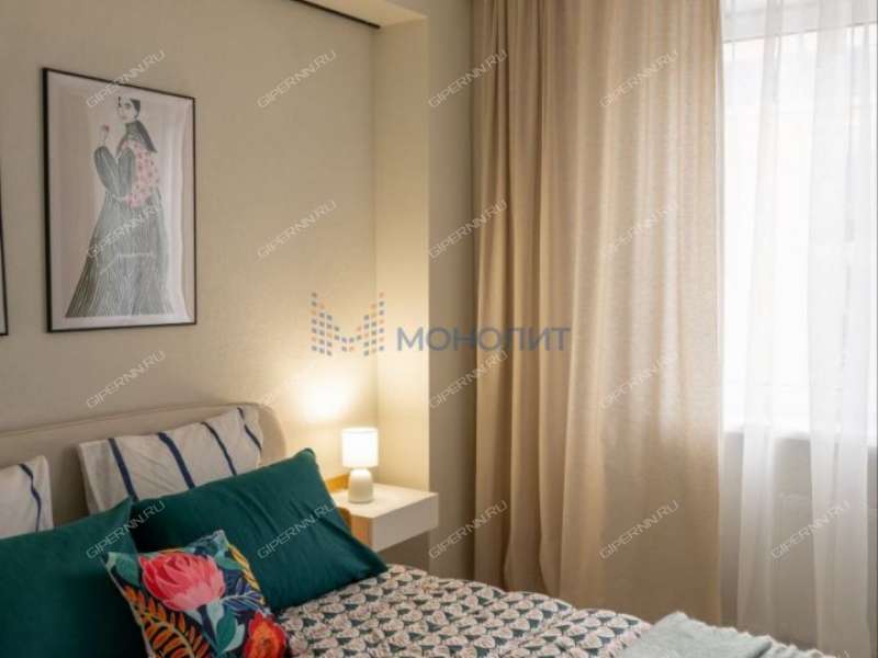 трёхкомнатная квартира на площади Свободы дом 7