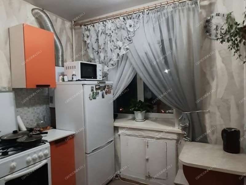 четырёхкомнатная квартира на Московском шоссе дом 225