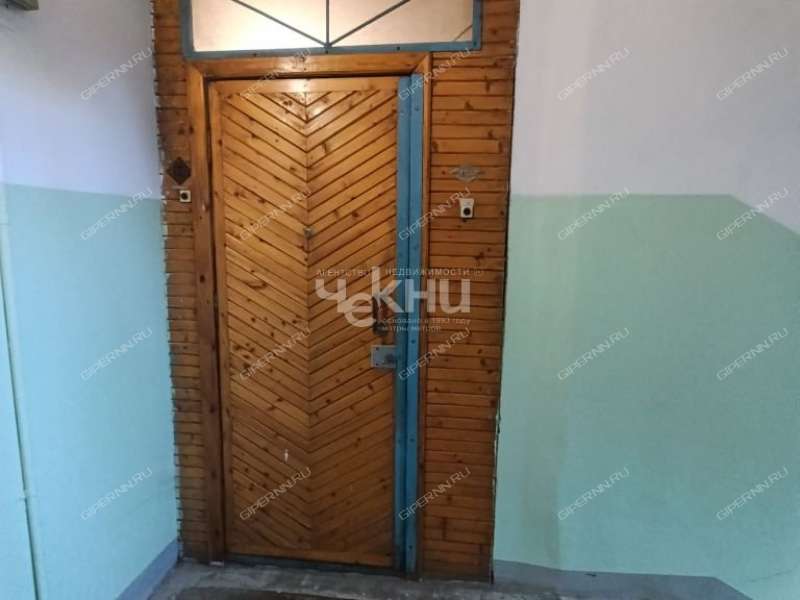 трёхкомнатная квартира на улице Красных Зорь дом 23