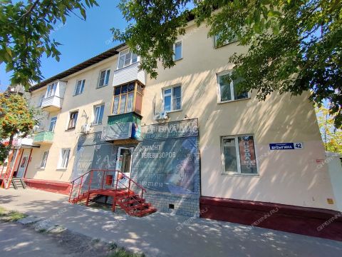 3-komnatnaya-prosp-busygina-d-42 фото