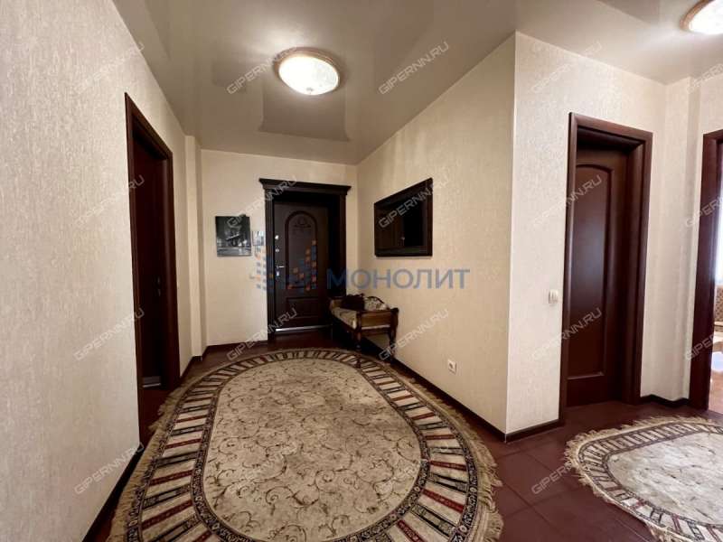 четырёхкомнатная квартира на проспекте Гагарина дом 111