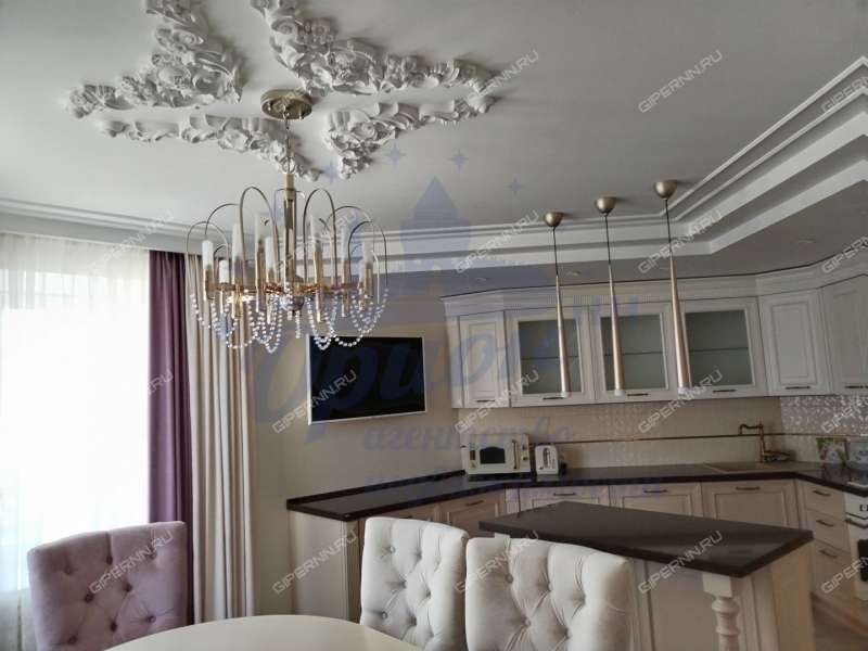 трёхкомнатная квартира на Керченской улице дом 28