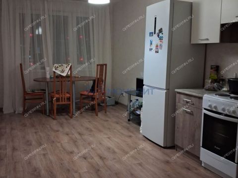 3-komnatnaya-ul-romantikov-d-13 фото