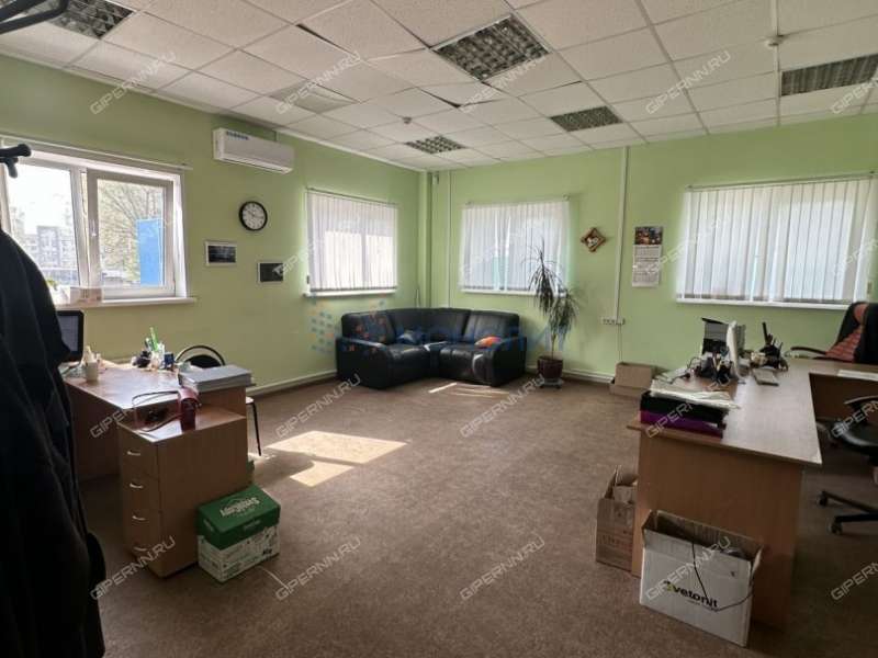 имущественный комплекс под склад, производственную площадь на улице Маршала Голованова