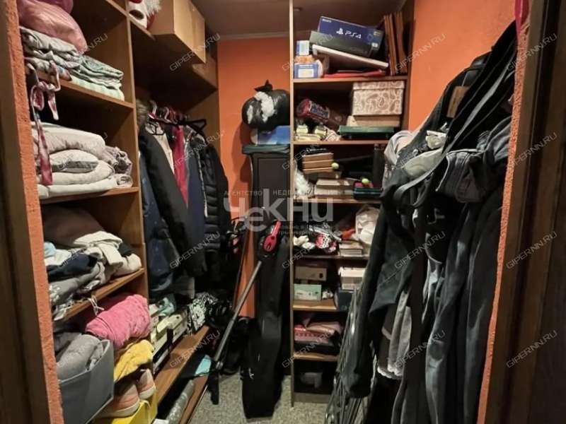 трёхкомнатная квартира на улице Александра Хохлова дом 5