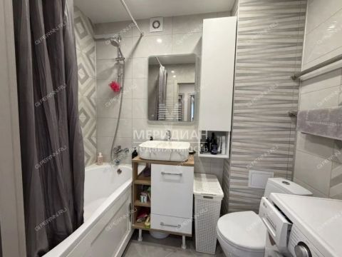 2-komnatnaya-ul-melnikova-pecherskogo-d-1 фото