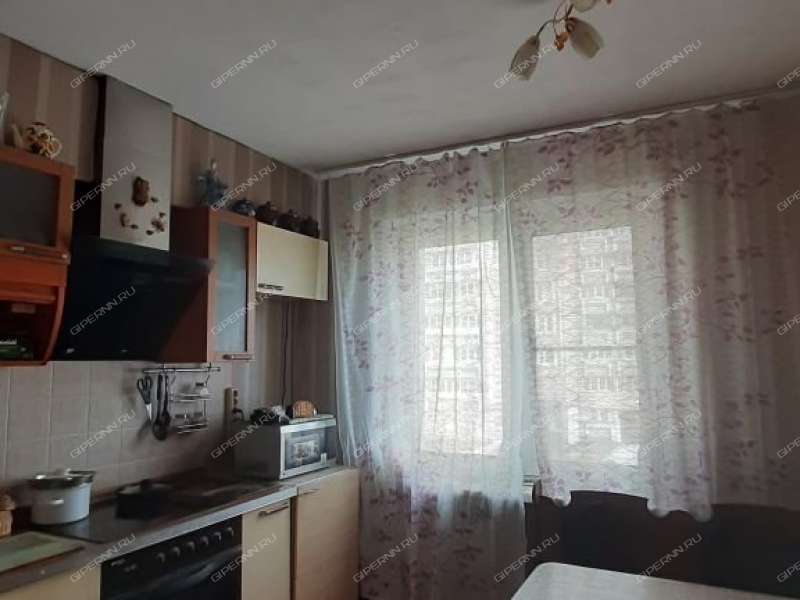 четырёхкомнатная квартира на улице Карла Маркса дом 24