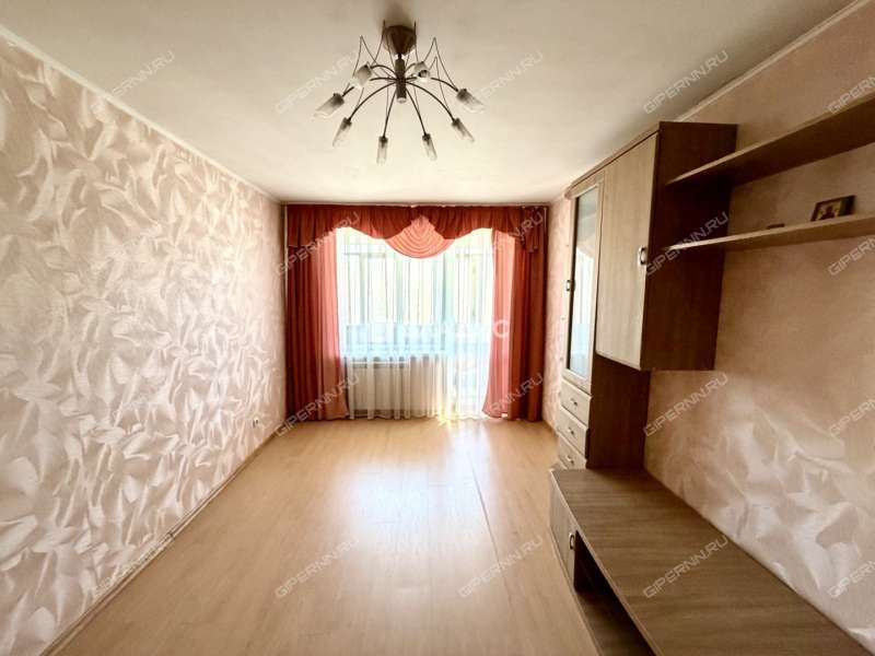 трёхкомнатная квартира на улице Героя Советского Союза Усилова дом 1